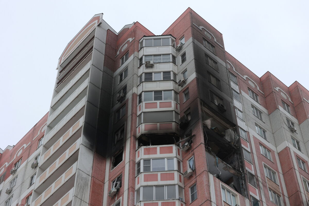 Пострадавший в атаке БПЛА подъезд на Левенцовке в Ростове удастся сохранить - фото 1