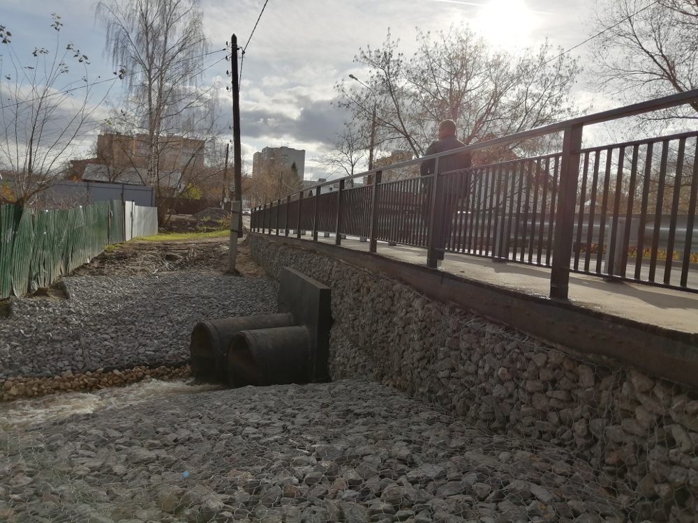 По мосту через Левинку теперь не страшно ходить