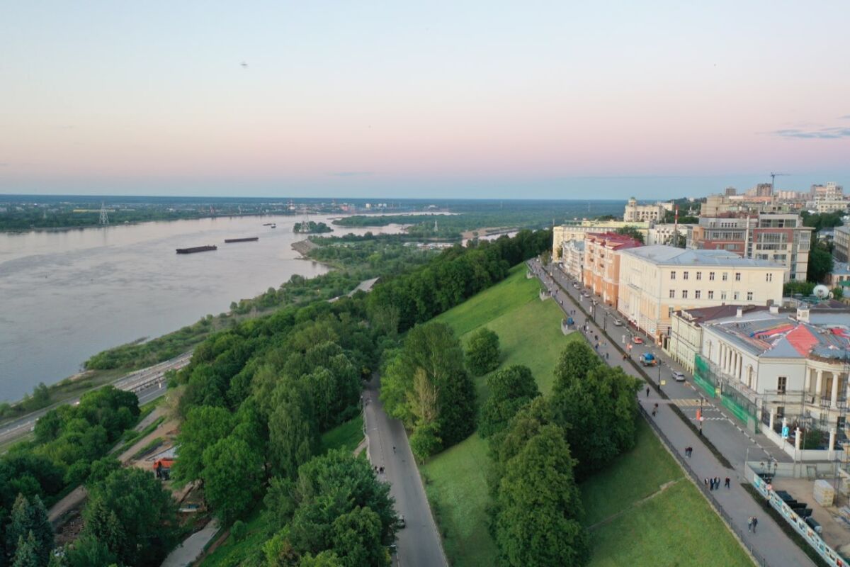 Режим ЧС ввели на Верхне-Волжской набережной в Нижнем Новгороде из-за размыва - фото 1