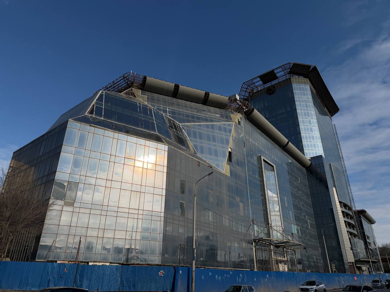 Сделку по недостроенному отелю Sheraton в Ростове пытаются оспорить в суде - фото 1